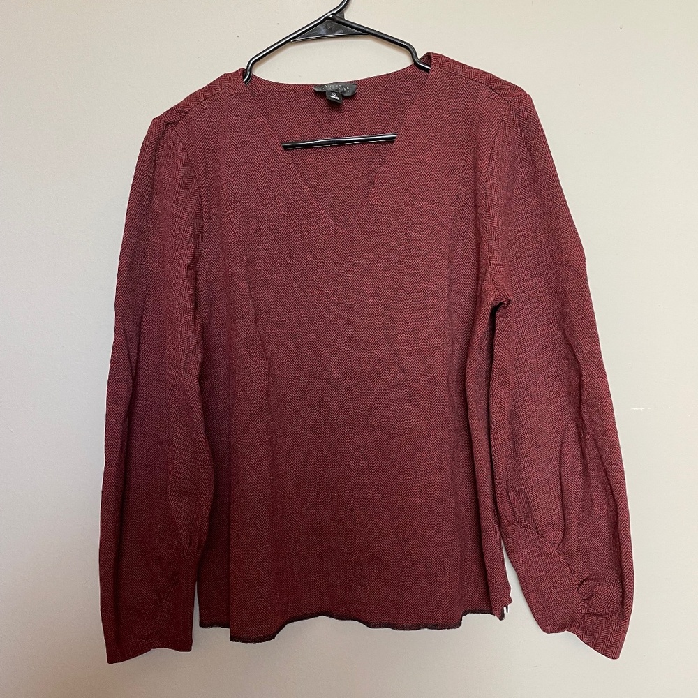 Carlisle Collection V Neck Herringbone Long Sleeve Side Zip Top